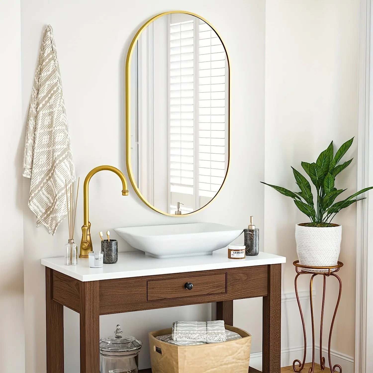 MirrorLuxe – Elegante ovale Spiegelung 4
