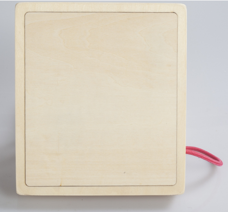 Montessori Busy Board mit Lichtern und Schaltern 1