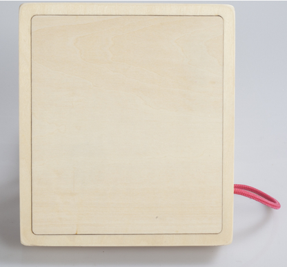 Montessori Busy Board mit Lichtern und Schaltern 1