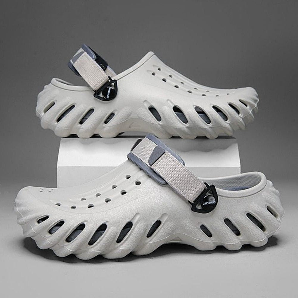 https://cdn.shopify.com/s/files/1/0880/5456/3137/files/Moon-Madrid-Elkins-Sandals.jpg?v=1744328866