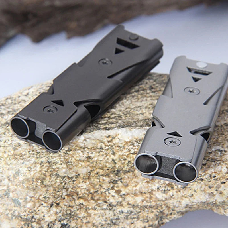 Notfallpfeife aus Aluminium und Edelstahl – 120 dB Lautstärke, Wetterfest und Ultraleicht, Kompakt für Outdoor-Abenteuer 1