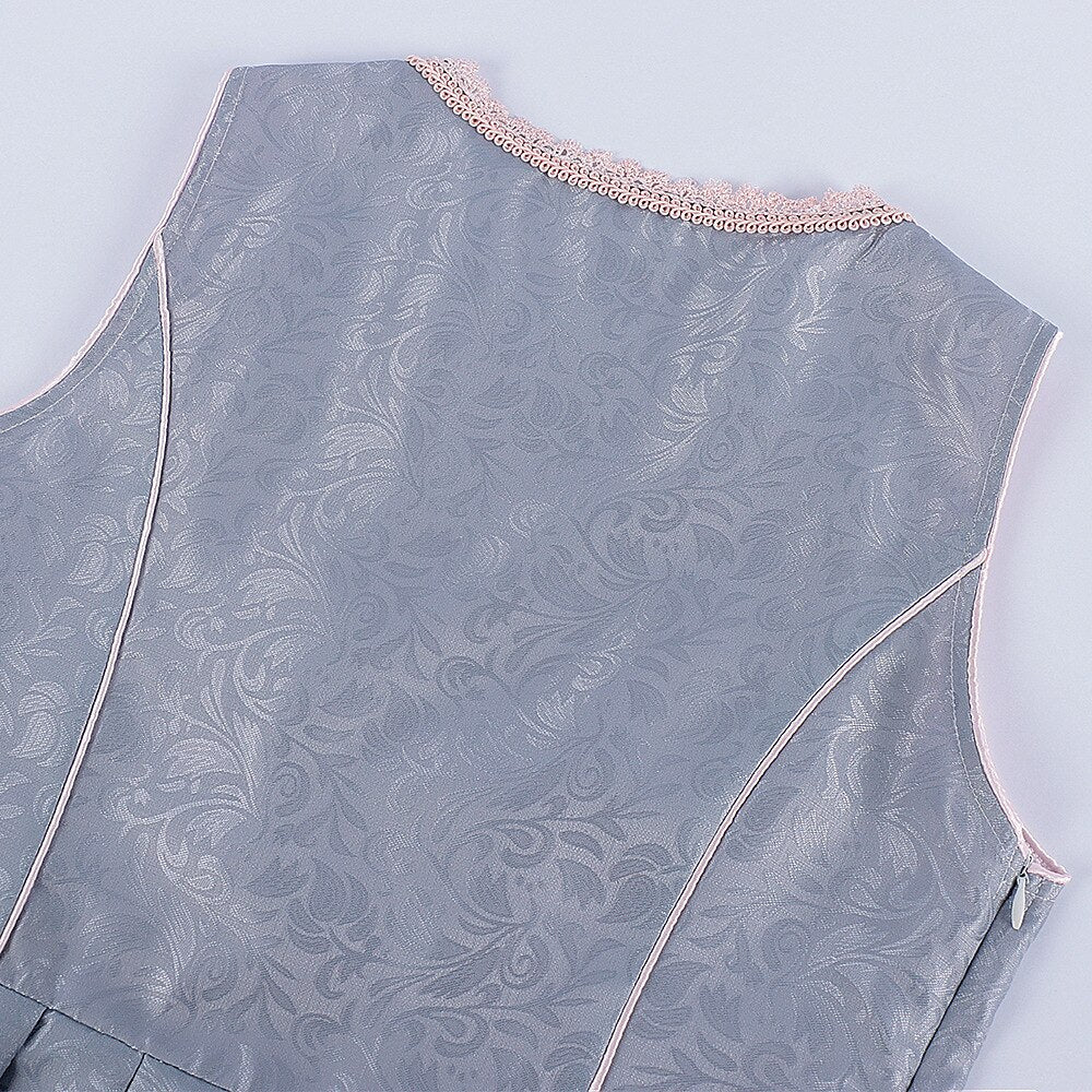Oktoberfest-Dirndlkleid in Grau mit rosa Spitzenschürze 6