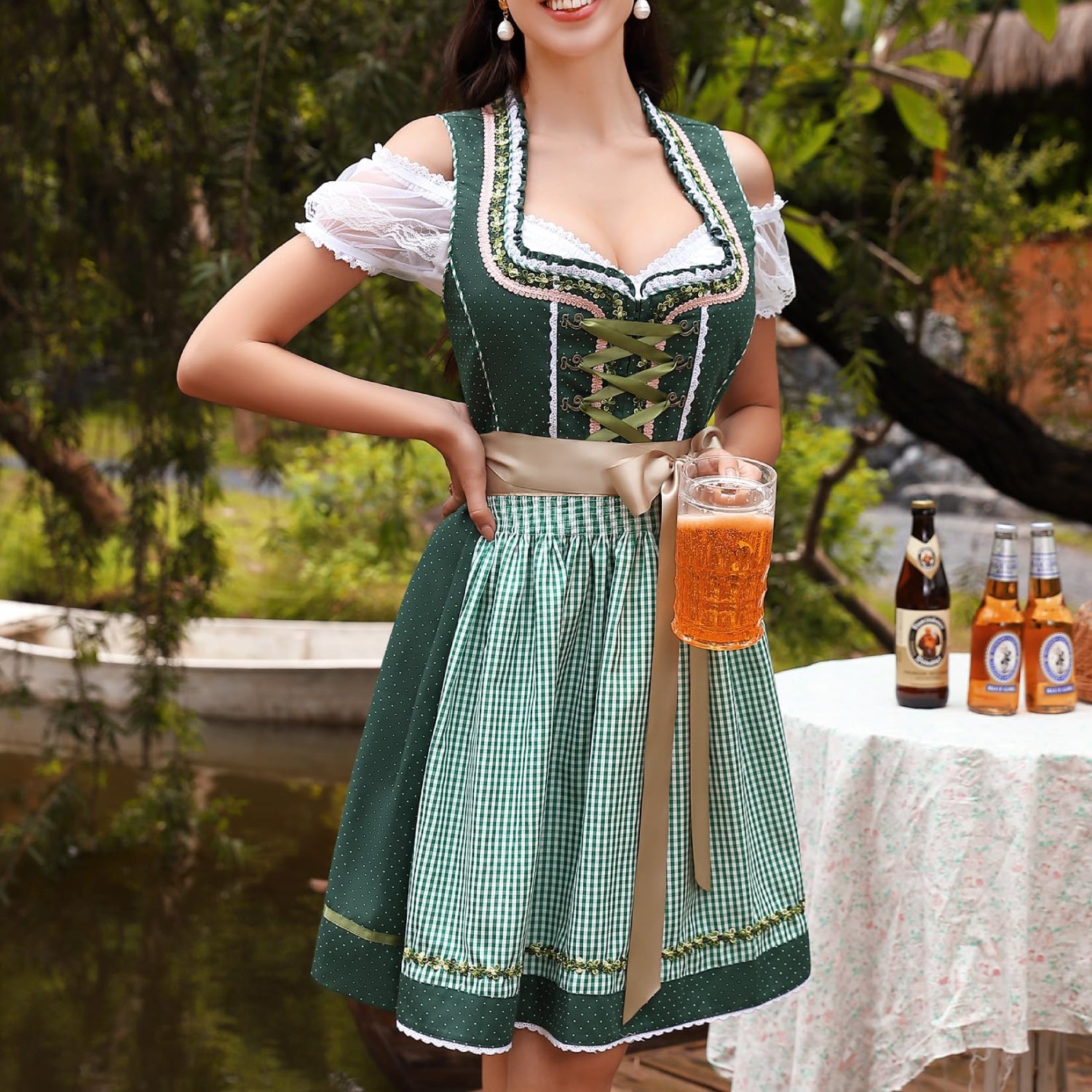 Oktoberfest 3-teiliges grünes Dirndl mit Schürze und Bluse 0