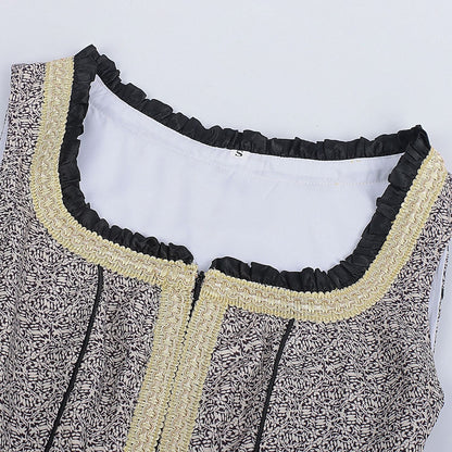 Oktoberfest Graues Dirndlkleid mit Spitzenschürze und Bluse 5