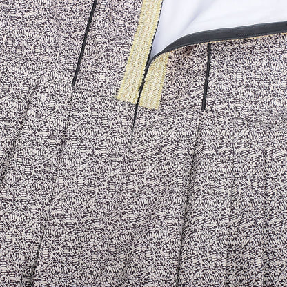 Oktoberfest Graues Dirndlkleid mit Spitzenschürze und Bluse 6