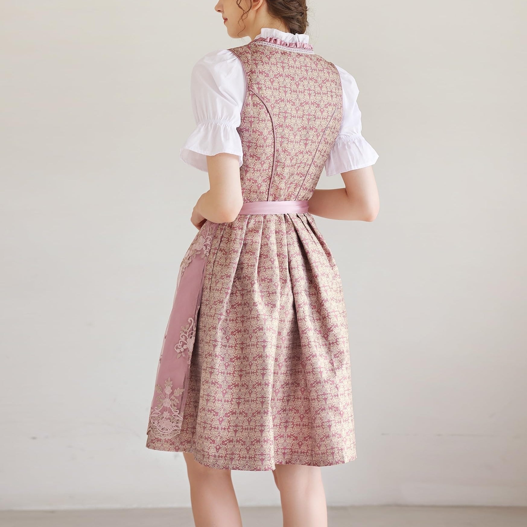 Oktoberfest Rosa Dirndlkleid mit Spitzenschürze und Bluse 2