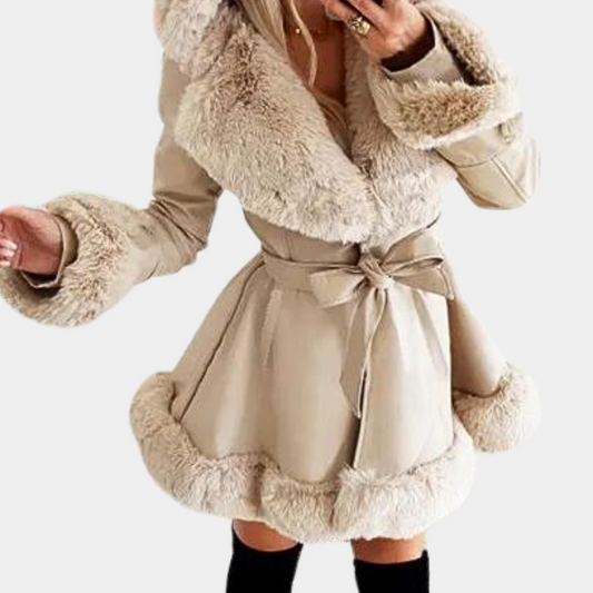 Petronela | Stylische warme Winterjacke mit Kapuze für Damen 0