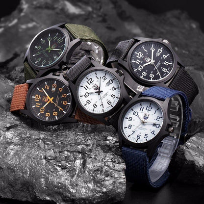 Robuste Uhr im Militärstil mit beleuchtetem Zifferblatt, wasserdicht, Stoppuhr und Datumsanzeige 2