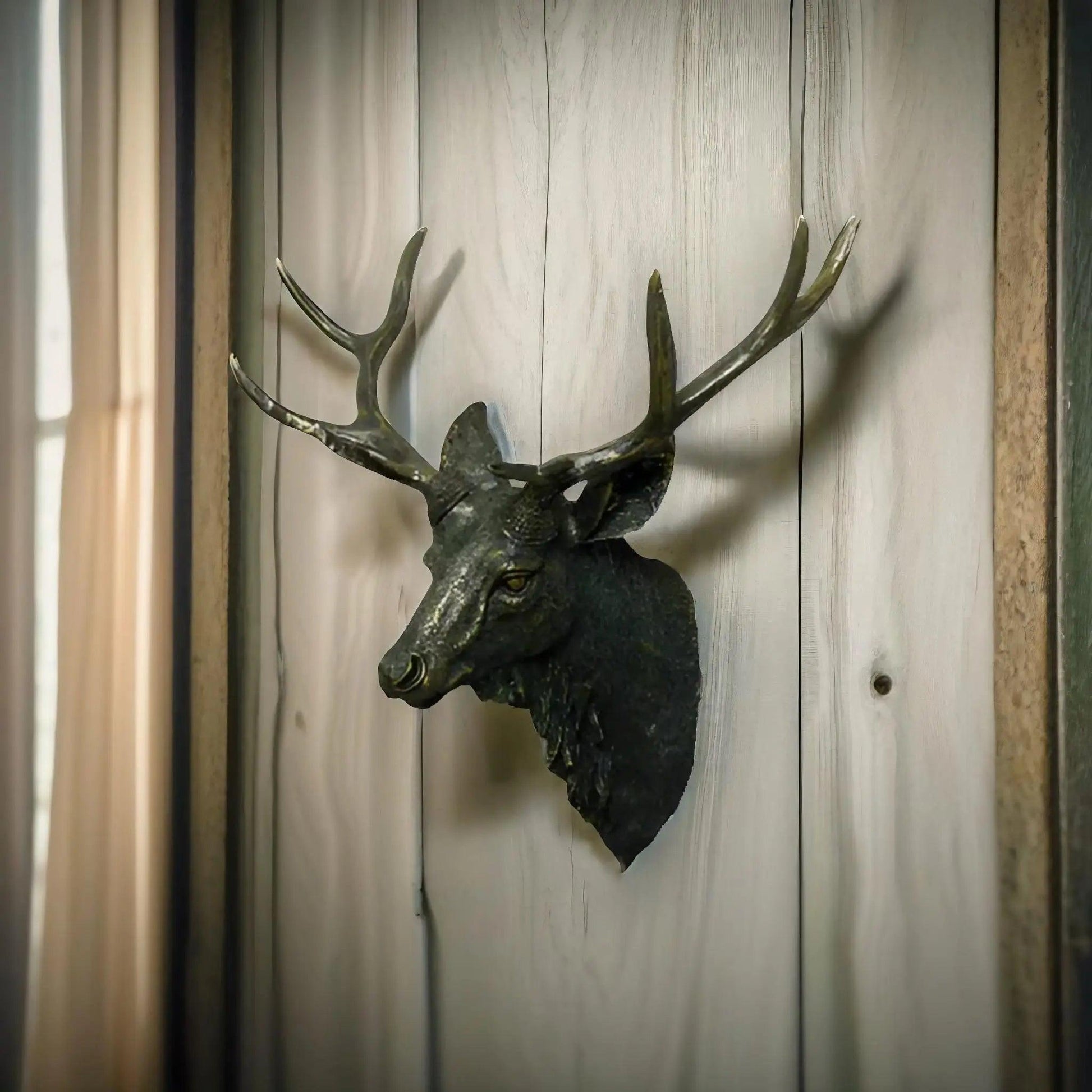 RoyalAntler – Majestätisches Hirschkopf-Dekor 3