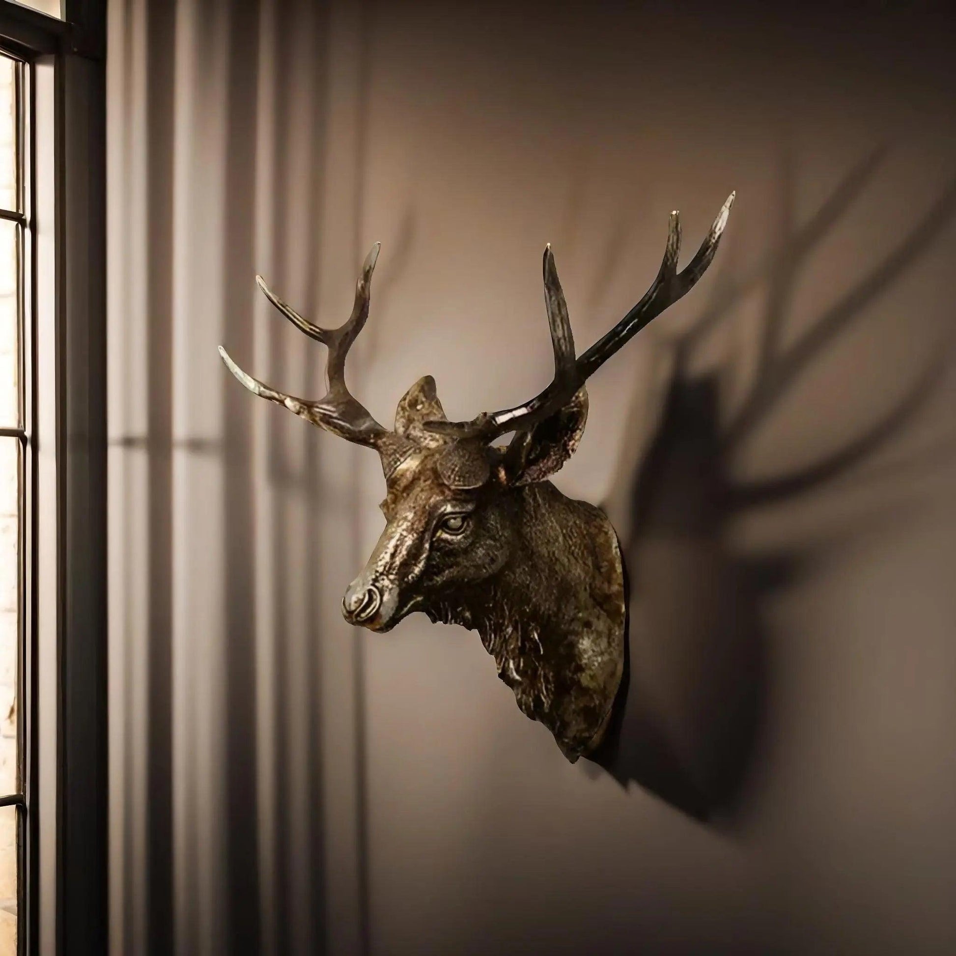 RoyalAntler – Majestätisches Hirschkopf-Dekor 8