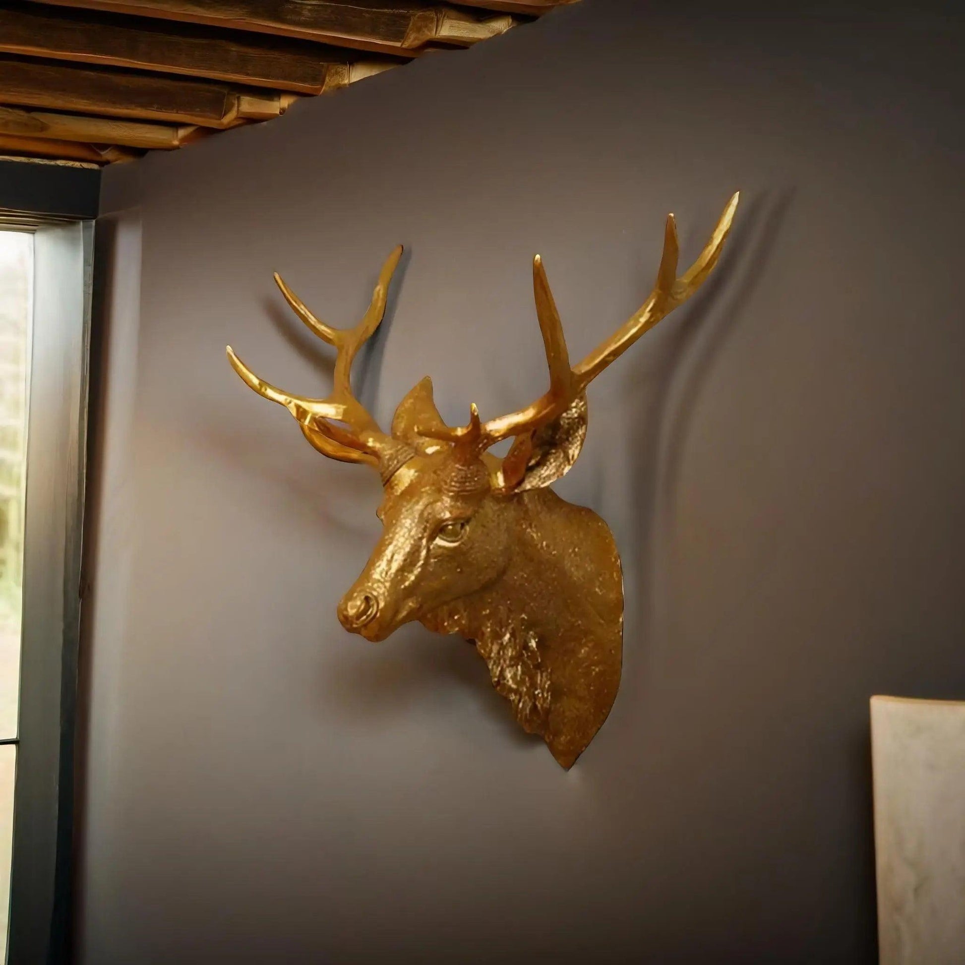 RoyalAntler – Majestätisches Hirschkopf-Dekor 9