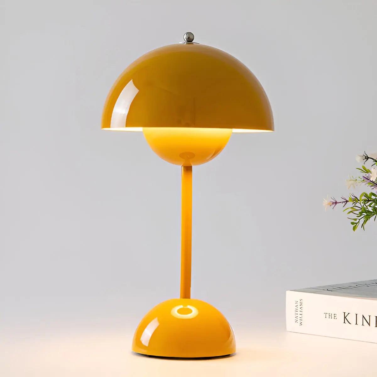 EisLicht – Modern table lamp design