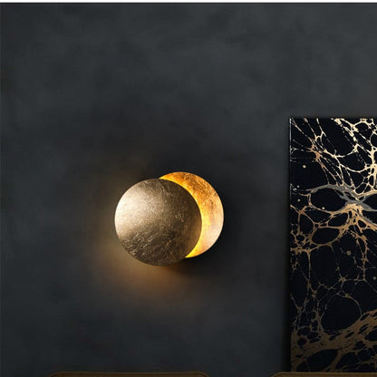 Aura Eclipse Light – Wall Lamp in Solar Eclipse Shape