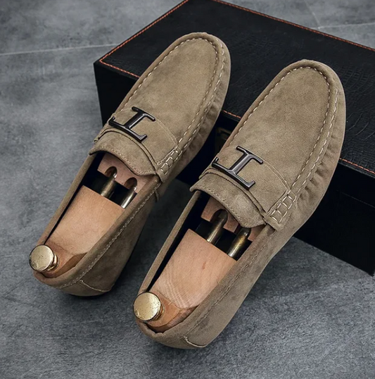 Herren Slipper Schwarz Größe 42 Leder - Bequeme Schlupfschuhe für Legere und Formelle Anlässe-1