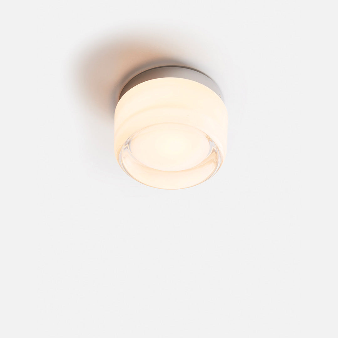 PerlenLicht – Exclusive wall lamp with dent effect
