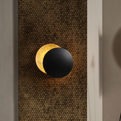 Aura Eclipse Light – Wall Lamp in Solar Eclipse Shape