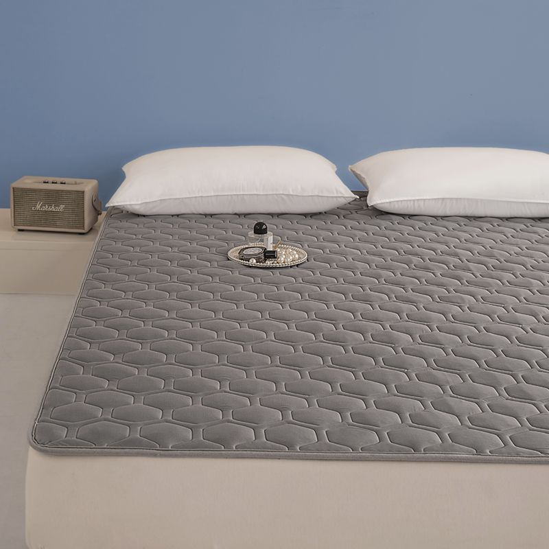 CoolRuhe | Self-cooling Plush Dog Bed in Various Sizes