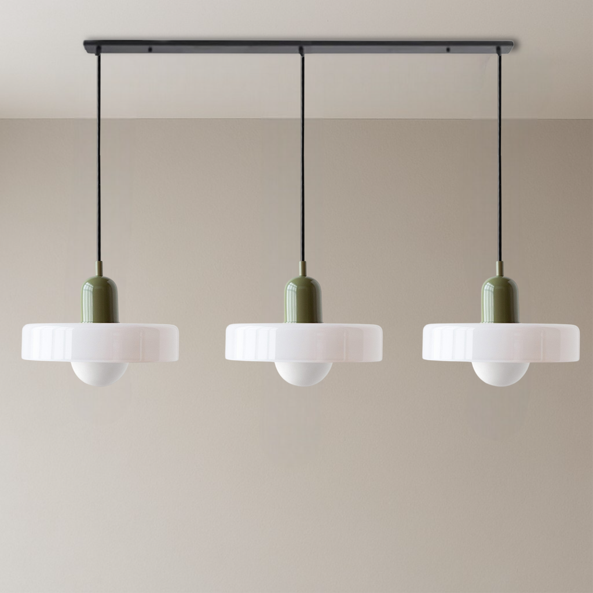 SoftGlow | 3-flammige Bauhaus-Pendelleuchte aus farbigem Glas für das Wohnen 15