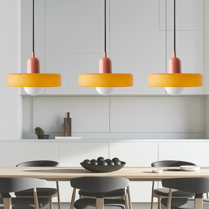 SoftGlow | 3-flammige Bauhaus-Pendelleuchte aus farbigem Glas für das Wohnen 4