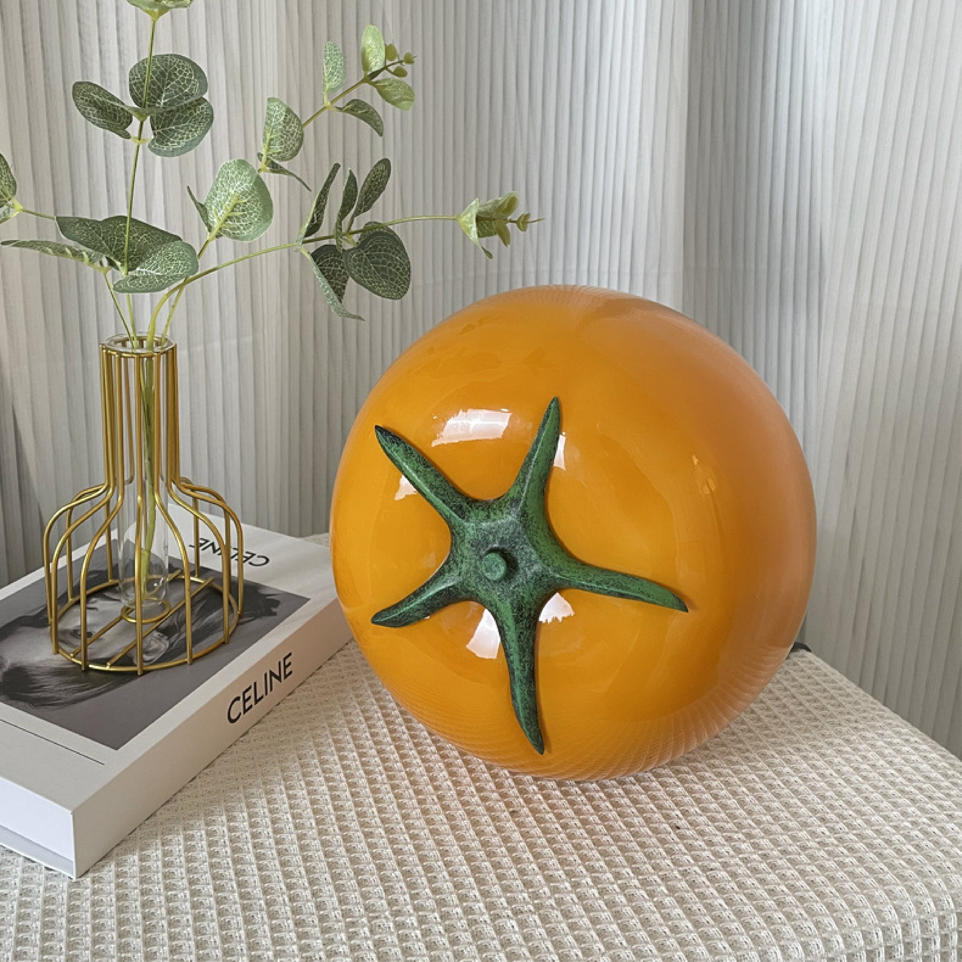 Statuenhaft | Dekorative Tomaten-Tischlampe 4