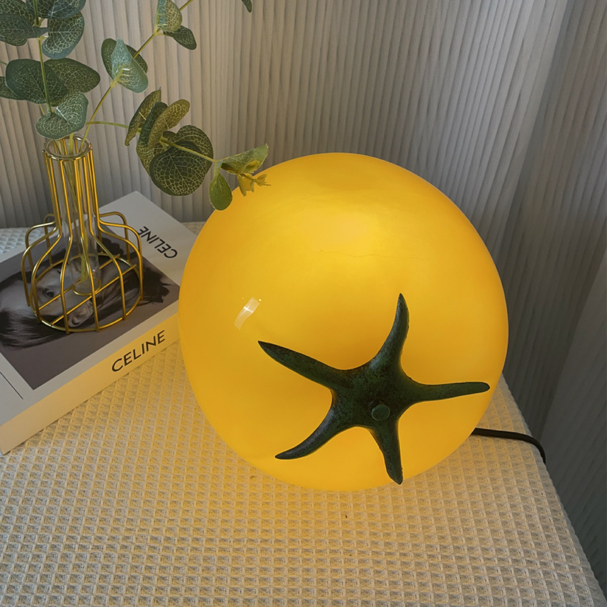 Statuenhaft | Dekorative Tomaten-Tischlampe 6