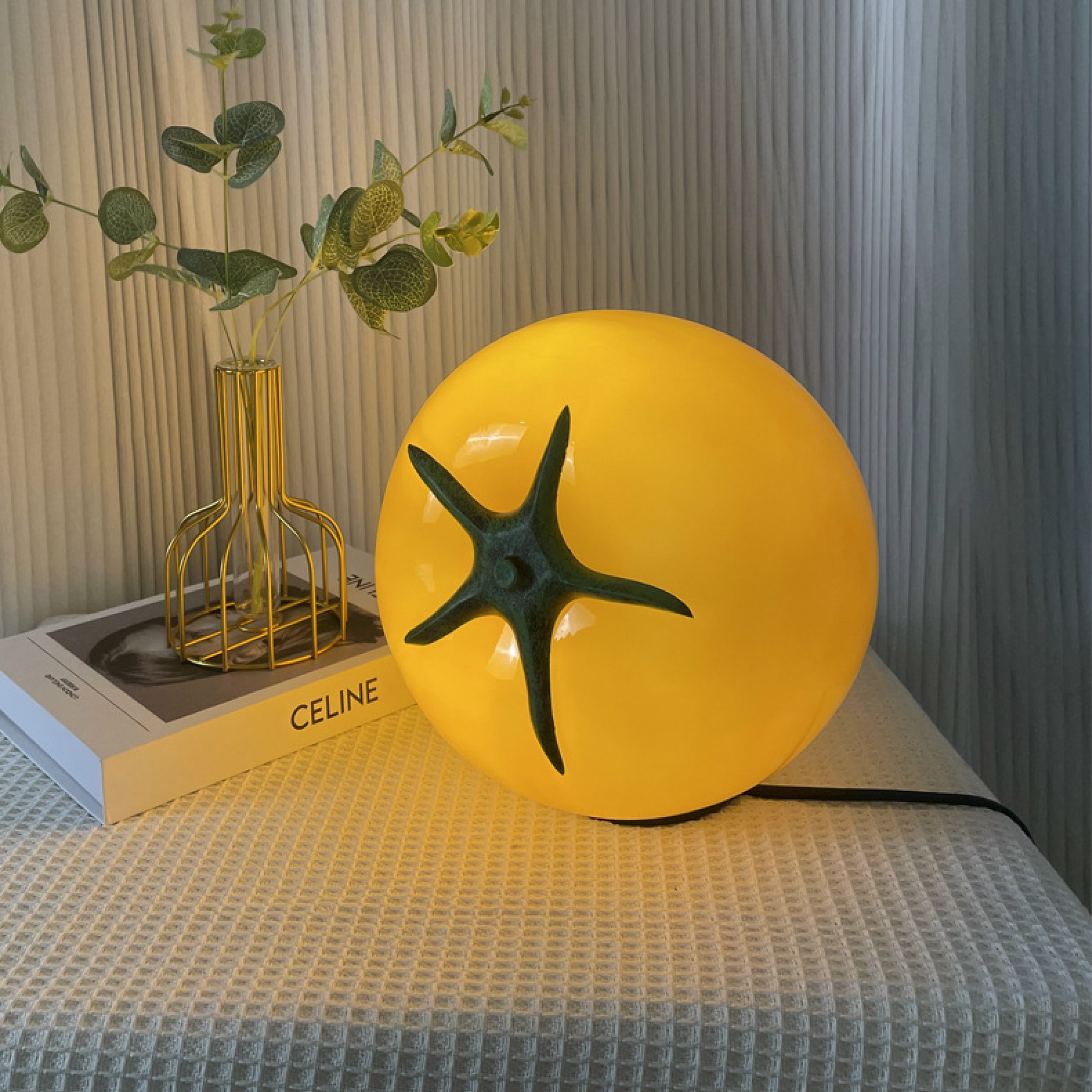Statuenhaft | Dekorative Tomaten-Tischlampe 7