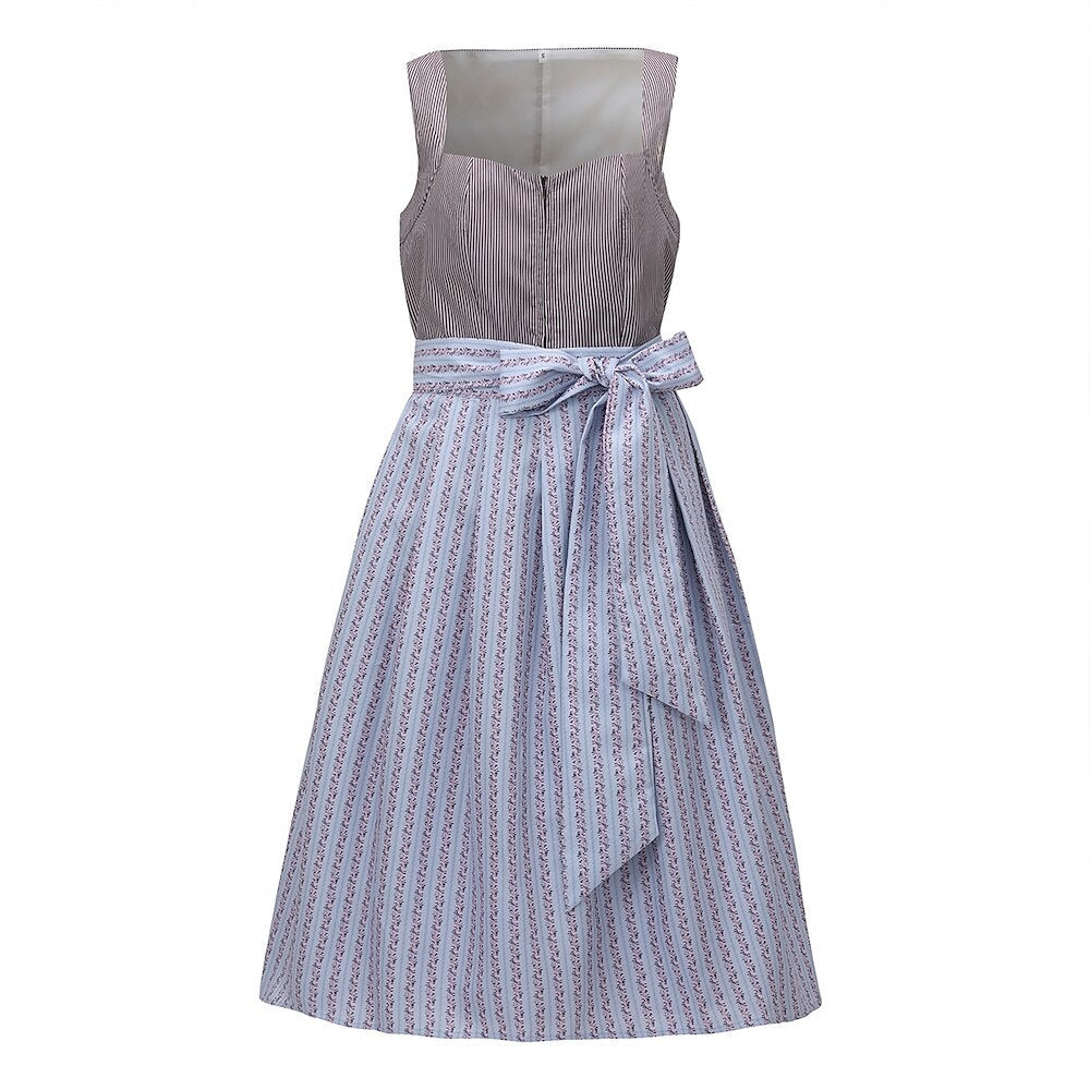 Traditionelles bayerisches Dirndlkleid mit gestreifter Schürze 1