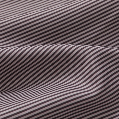 Traditionelles bayerisches Dirndlkleid mit gestreifter Schürze 5