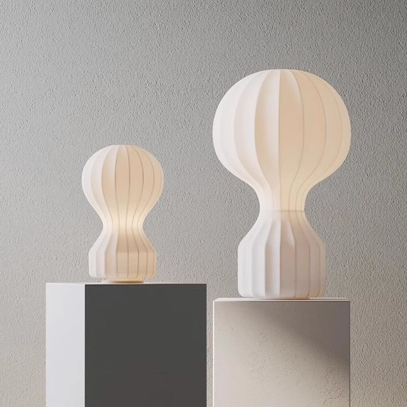 Velith | Moderne Tischlampe aus Wabi-Sabi-Seide im japanischen Stil 3