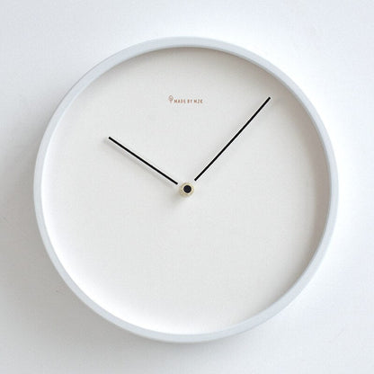 Wanduhr Modern aus Holz im Skandinavischen Design – Minimalistische 30 cm Uhr mit Weißem Zifferblatt und Schwarz für Stilvolles Wohnen 5