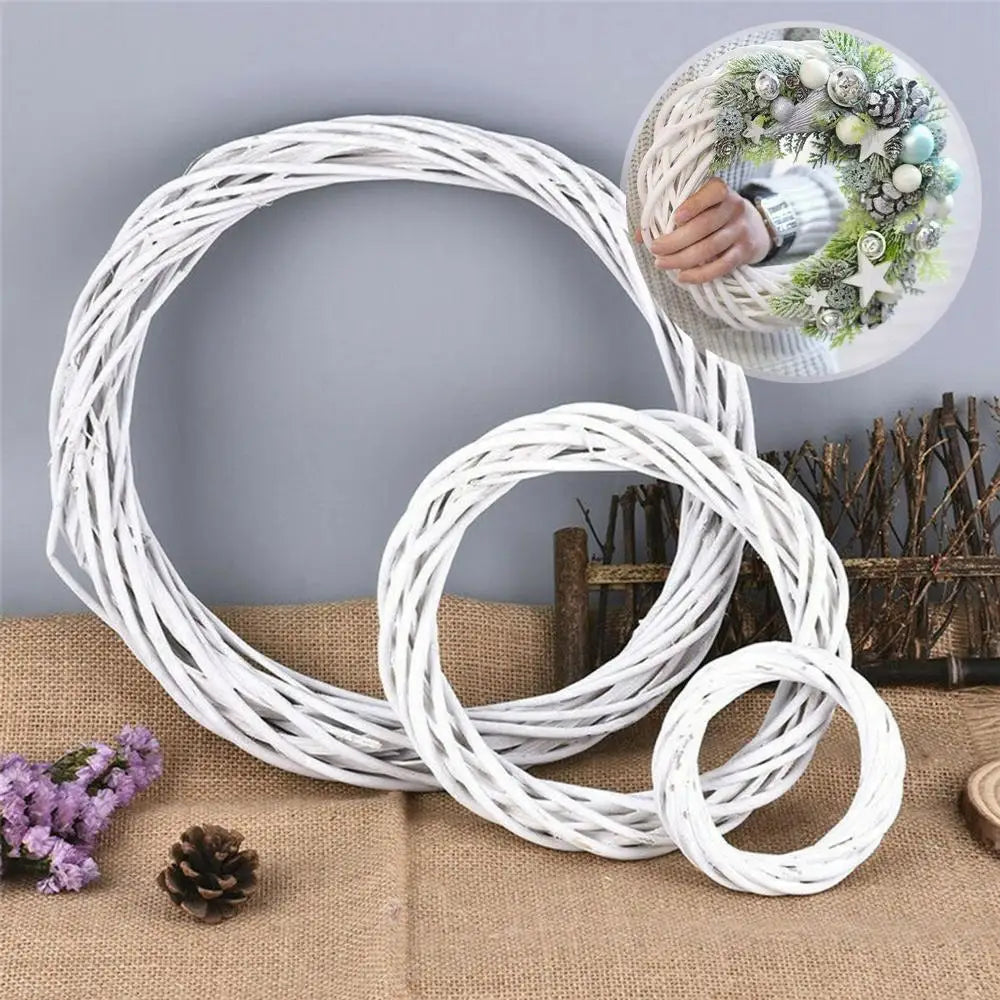 Weißes Wunder | Luxuriöser Rattankranz für Weihnachten 1