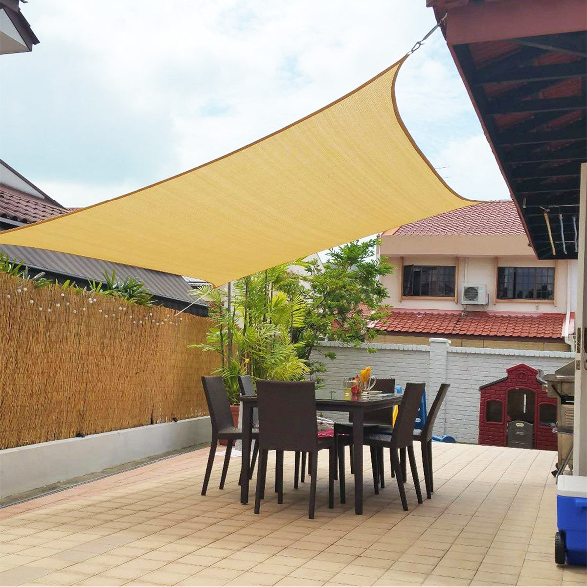 Wetterfester Sonnenschutz aus Polyester für Balkon und Terrasse – Dekoratives Sonnensegel in verschiedenen Größen 10