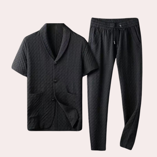 https://cdn.shopify.com/s/files/1/0879/0949/9227/files/Zwart_VALENTIN_-_Luxe_Loungewear_Set_voor_Heren_T-E.png?v=1736535094