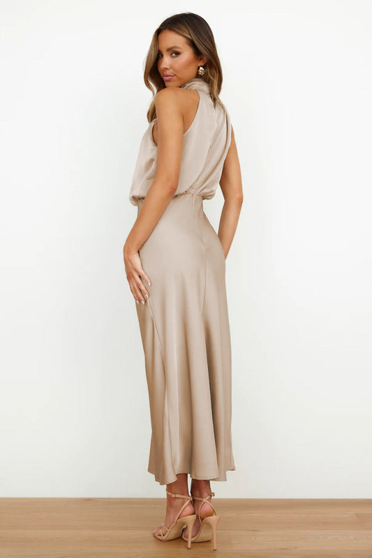 Carlina – Long satin dress with halter neckline – Elegant, flowing & ideal for special occasions