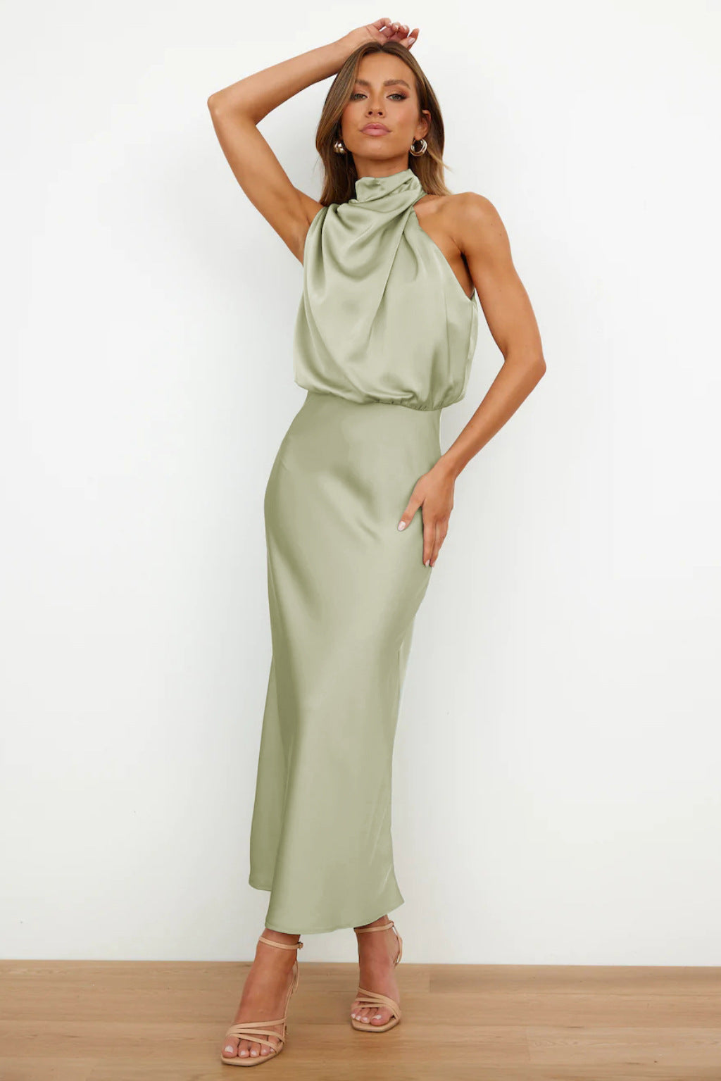 Carlina – Long satin dress with halter neckline – Elegant, flowing & ideal for special occasions