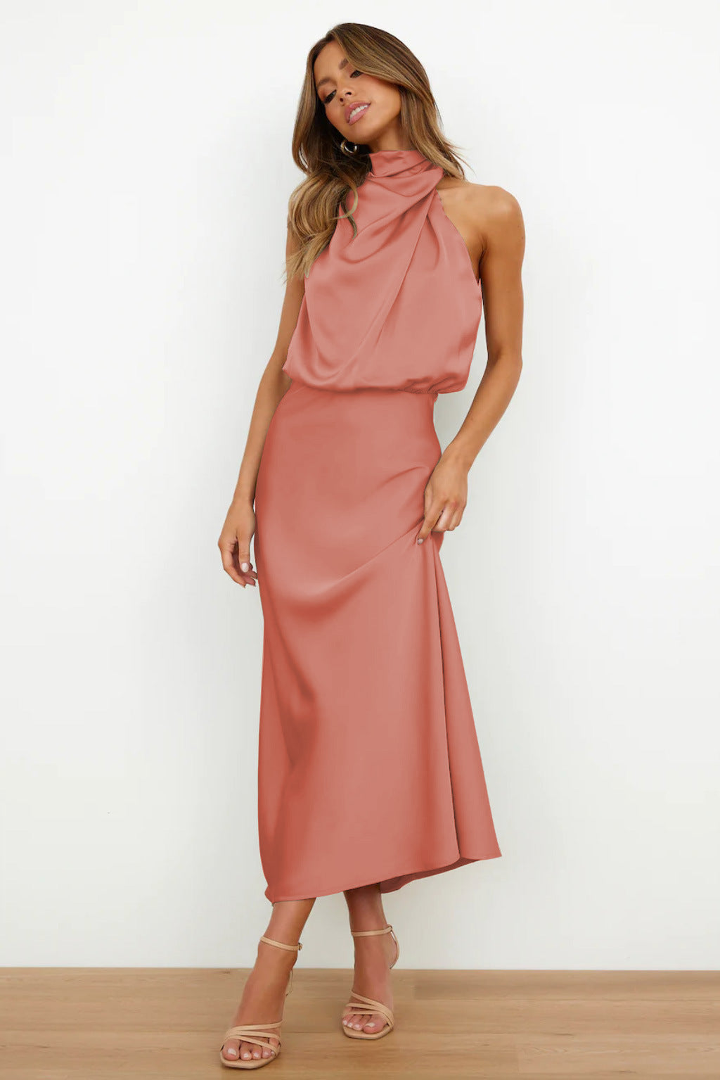 Carlina – Long satin dress with halter neckline – Elegant, flowing & ideal for special occasions
