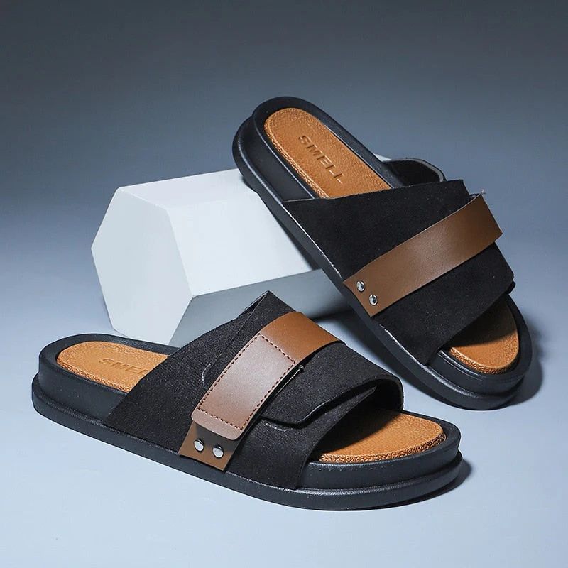 https://cdn.shopify.com/s/files/1/0748/5590/7594/files/chique-leren-zomersandalen-mannen-zwart.jpg?v=1741165547