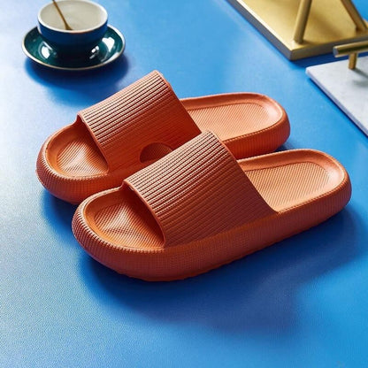 https://cdn.shopify.com/s/files/1/0748/5590/7594/files/comfortabele-herenslippers-gezonde-voet-oranje.jpg?v=1738960815