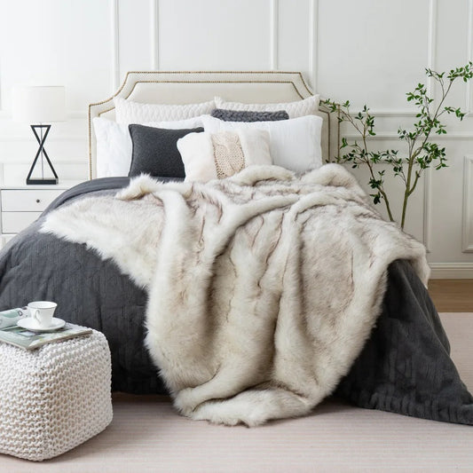 GlanzFlausch – Glamorous Faux Fur Blanket