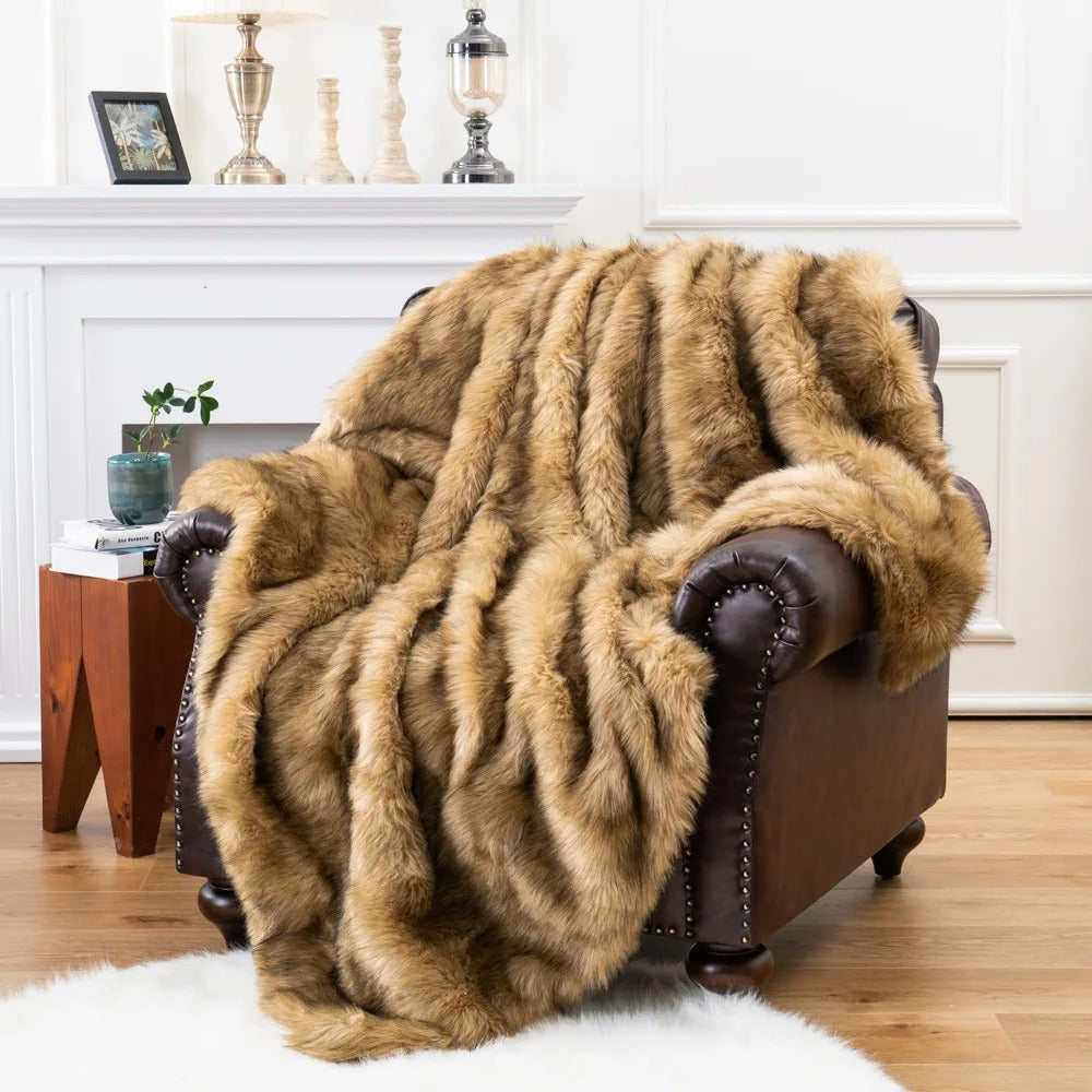 GlanzFlausch – Glamorous Faux Fur Blanket