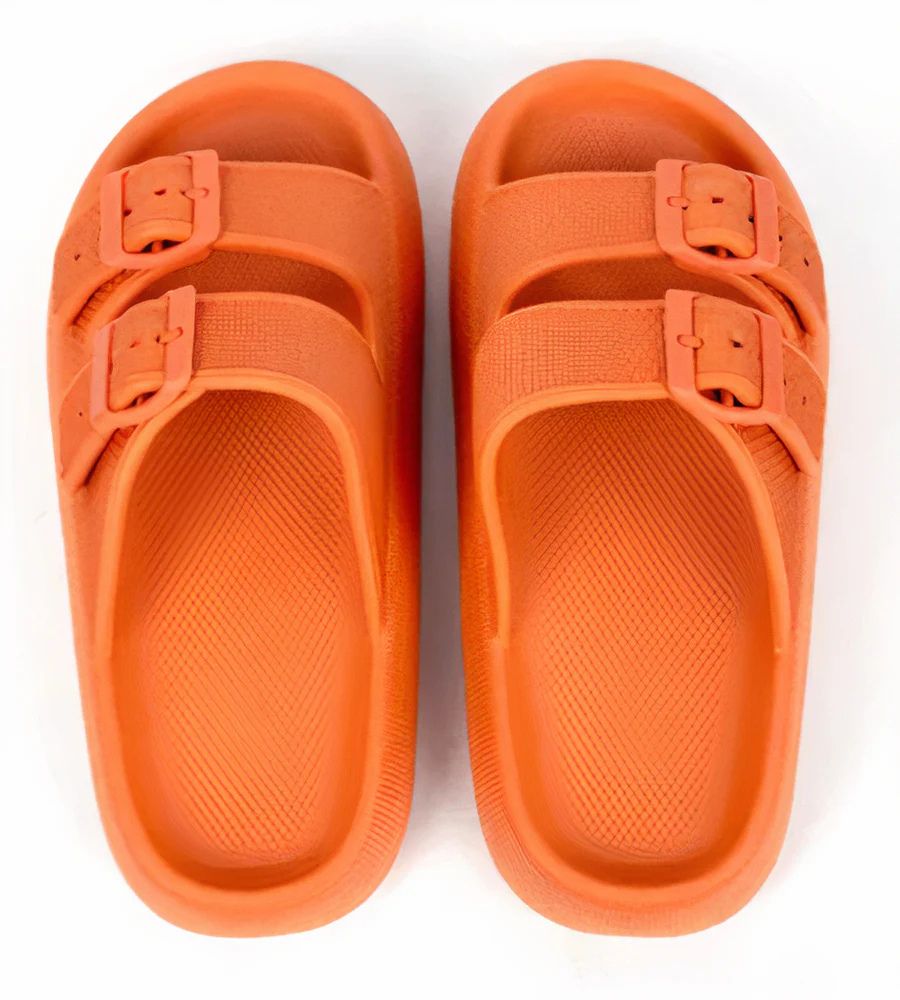 https://cdn.shopify.com/s/files/1/0748/5590/7594/files/waterdichte-wolkachtige-herenslippers-orange.jpg?v=1742451880