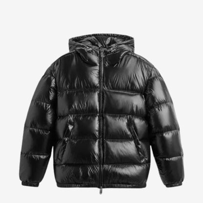 Winter wonder: Versatile puffer jacket for style and warmth