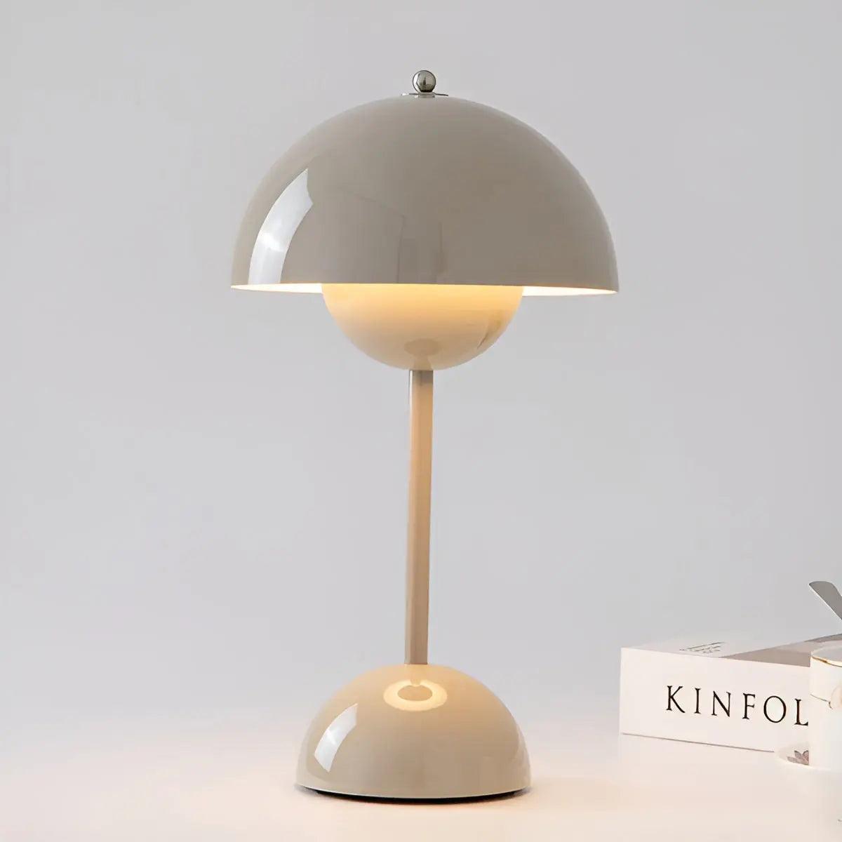 EisLicht – Modern table lamp design